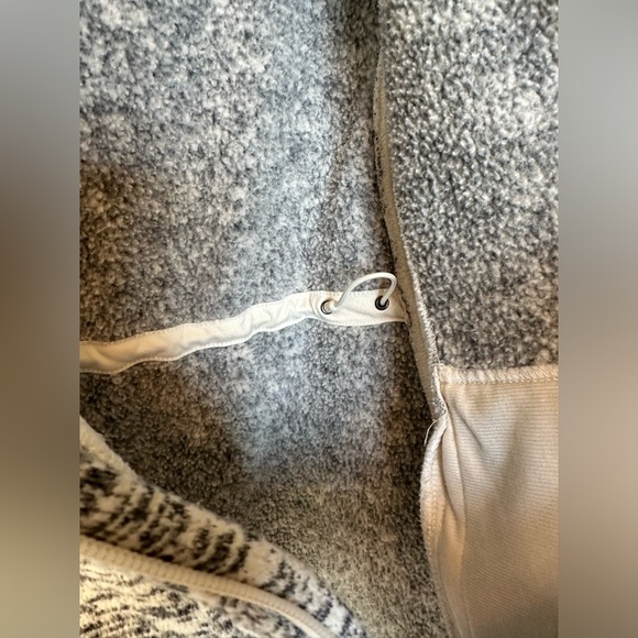 The North Face Hooded Sweater Jacket - Picture 4 of 8